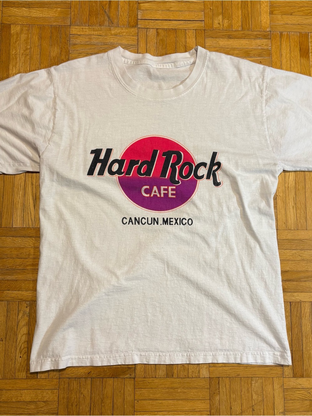 Vintage Hard Rock Cafe Cancun Mexico Graphic Shirt